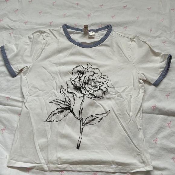 Short sleeve shirt with flower graphic - Picture 1 of 4